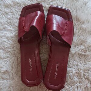 A Versatile Choice! Comfy & Classy in Oxblood Red Leather